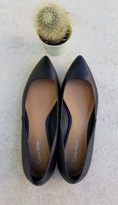 🎉 NWOT Calvin Klein flats ☝️